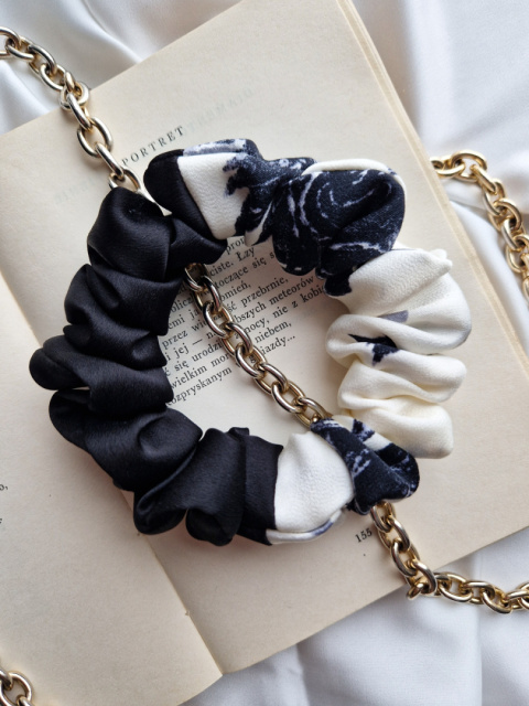 Scrunchie Black Roses M